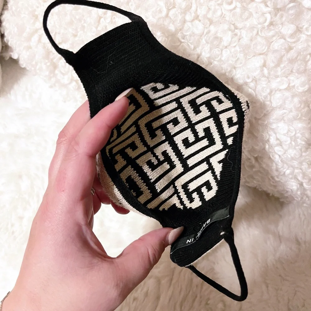 Authentic Balmain Cream & Black Knit Stretchy Greek Key Winter Face Mask - Picture 4 of 8